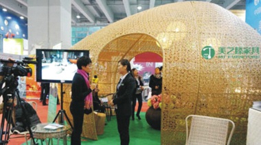 我司以制造休閑家具主要藤制家具為主，對(duì)比了幾家后，選擇與中擂公司合作，策劃團(tuán)隊(duì)提出了美家、美院、美之滕的定位，讓我們美之滕產(chǎn)品有了清晰的市場(chǎng)定位，期待與中擂公司一起成長(zhǎng)。
